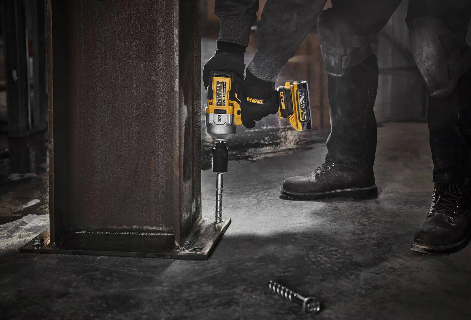 Masina de insurubat cu acumulator Dewalt DCF961H2T