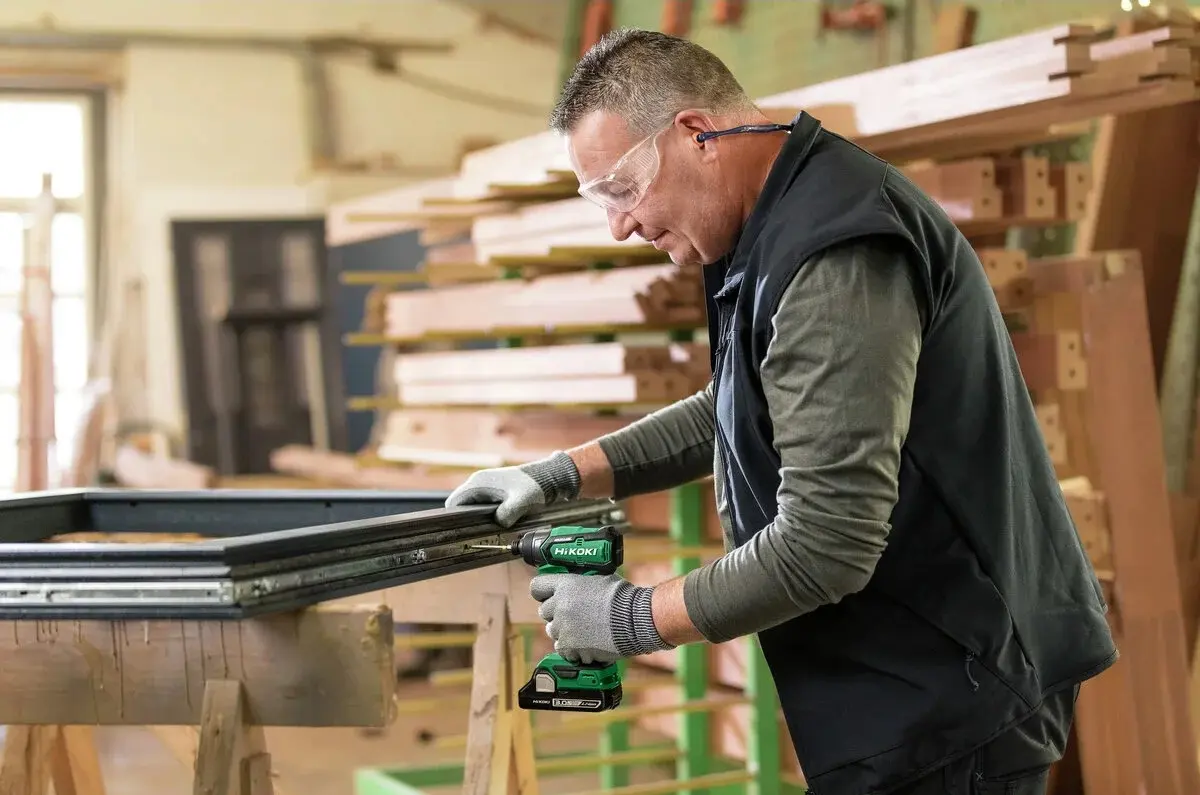 Аккумуляторный ударный гайковерт Hikoki WH18DDWPZ 2x5Ah