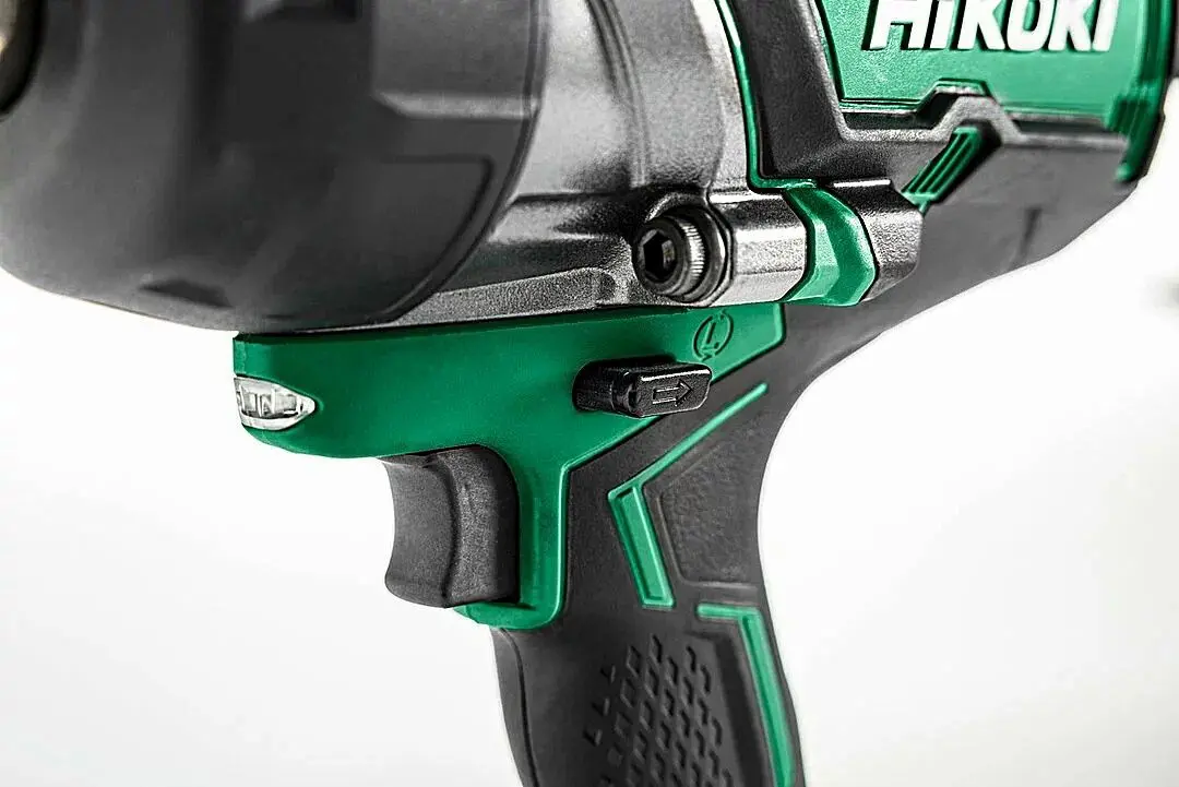 Masina de insurubat cu impact cu acumulator Hikoki WR36DFWRZ