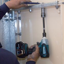 Аккумуляторный гайковерт Makita DTW251Z Thumb