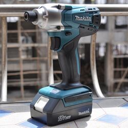 Аккумуляторный шуруповерт Makita TD127DWE Thumb