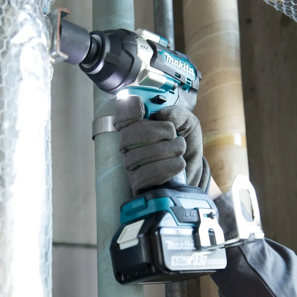 Аккумуляторный ударный гайковерт Makita DTW700Z - 8