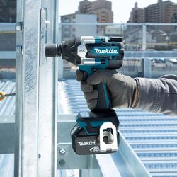 Аккумуляторный ударный гайковерт Makita DTW701RTJ Thumb