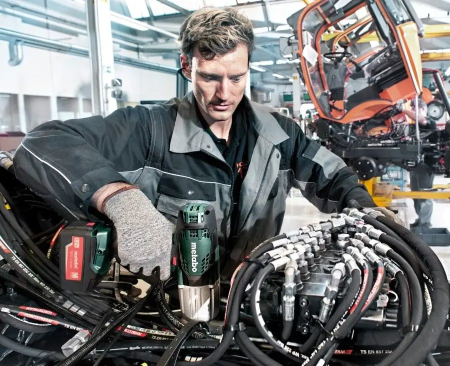 Masina de insurubat cu impact Metabo SSW 18 LTX 600 (602198890)