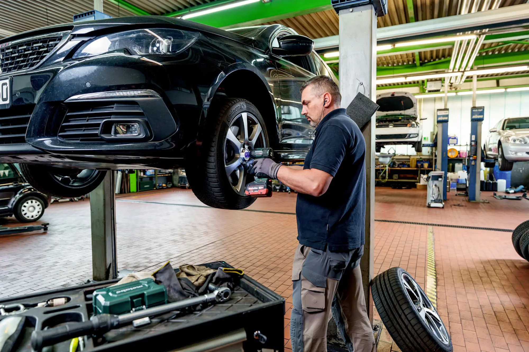 Masina de insurubat cu acumulator Metabo SSW 18 LTX 550 BL (602404800)