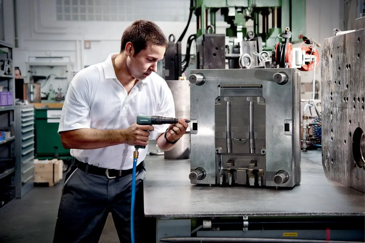 Masina de insurubat cu impact Metabo DS 14 (604117000)