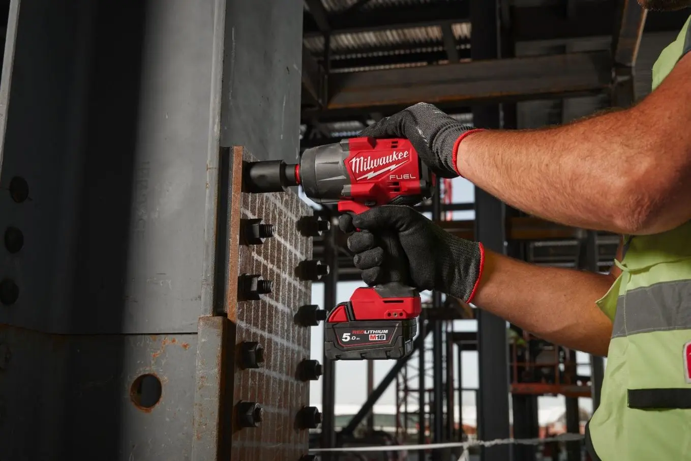 Аккумуляторный ударный гайковерт Milwaukee M18FHIW2F12-0