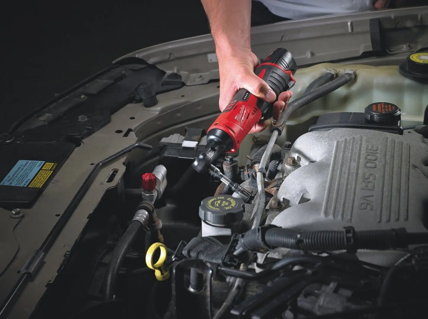 Masina de insurubat cu acumulator Milwaukee M12 IR-201B 1/4