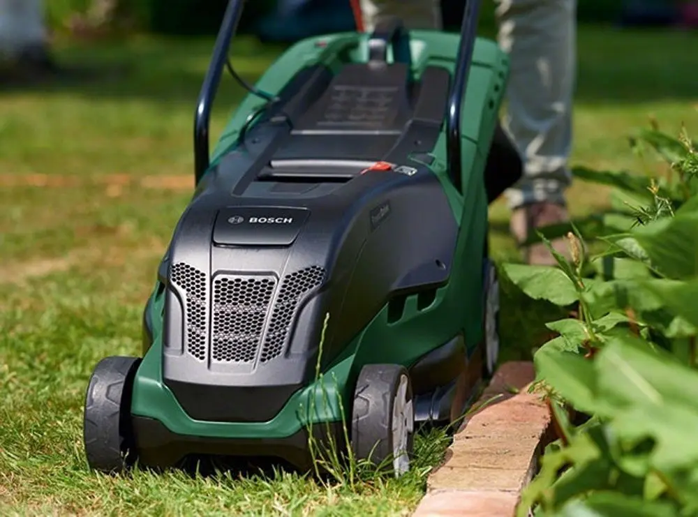 Masina de tuns iarba electrica Bosch UniversalRotak 450
