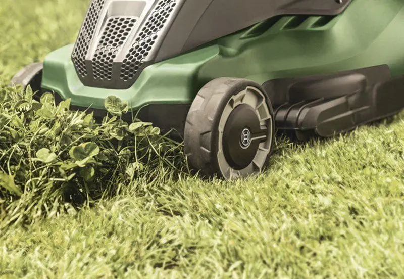 Электрическая газонокосилка Bosh Advanced Rotak 650