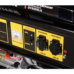 Бензиновый генератор Huter DY6500LX Thumb