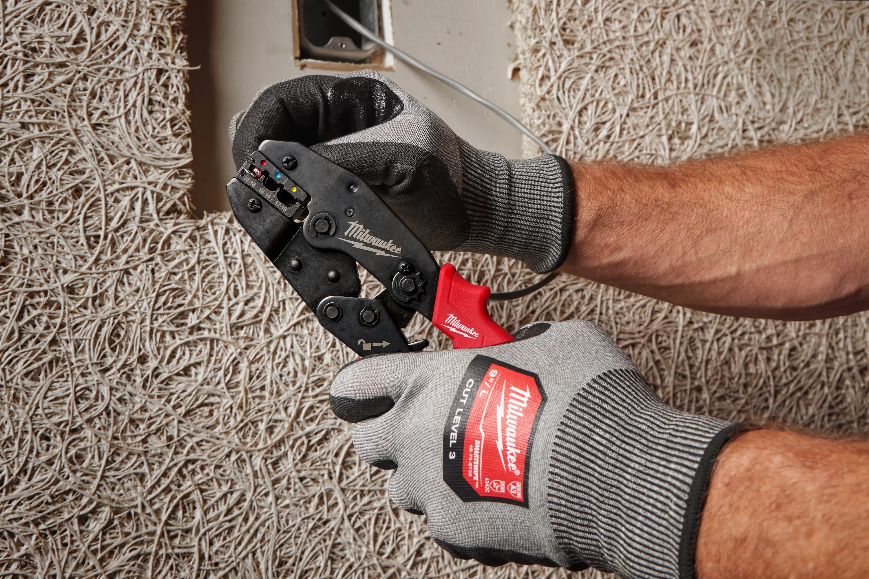 Автоматический съемник изоляции Milwaukee (4932499025)