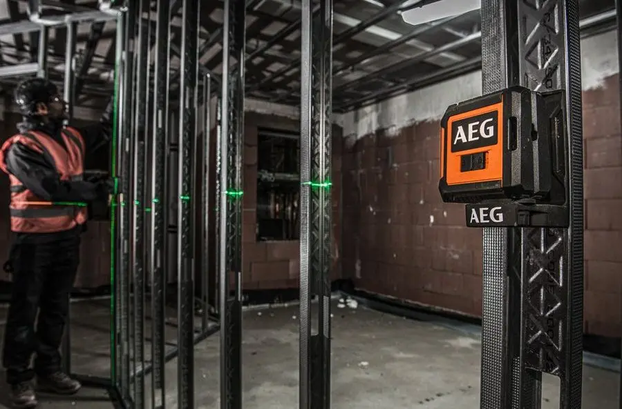 Лазерный нивелир AEG CLG220-K (Orange/Black)