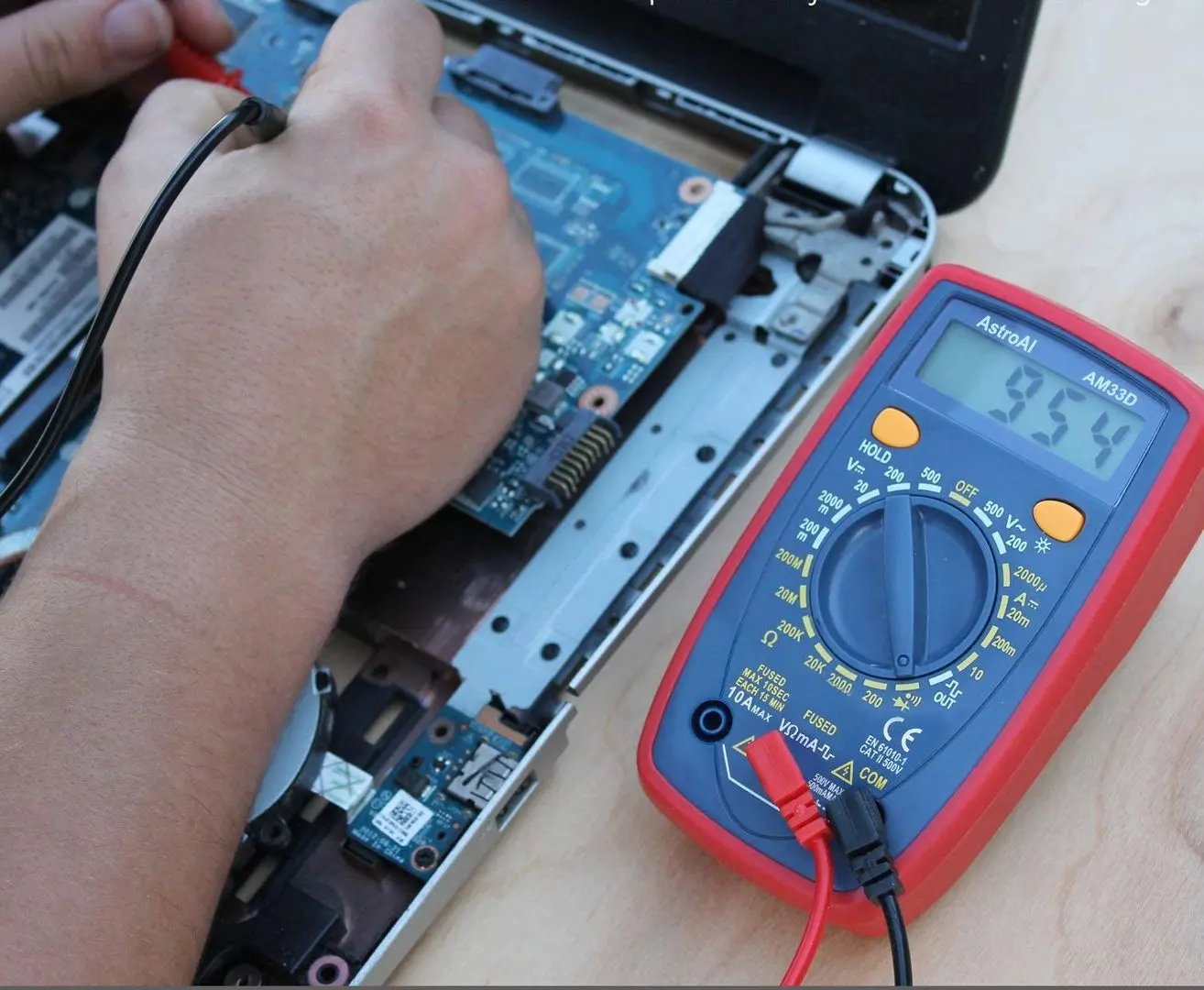 Multimetru digital AstroAI AM33D (Red)