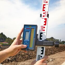 Лазерный приёмник Bosch LR 45 Professional Thumb