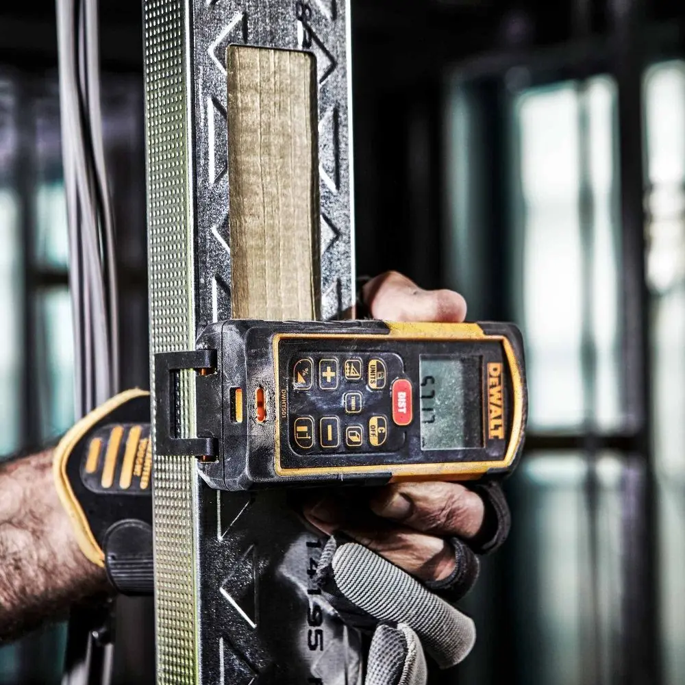 Дальномер лазерный Dewalt DW03101