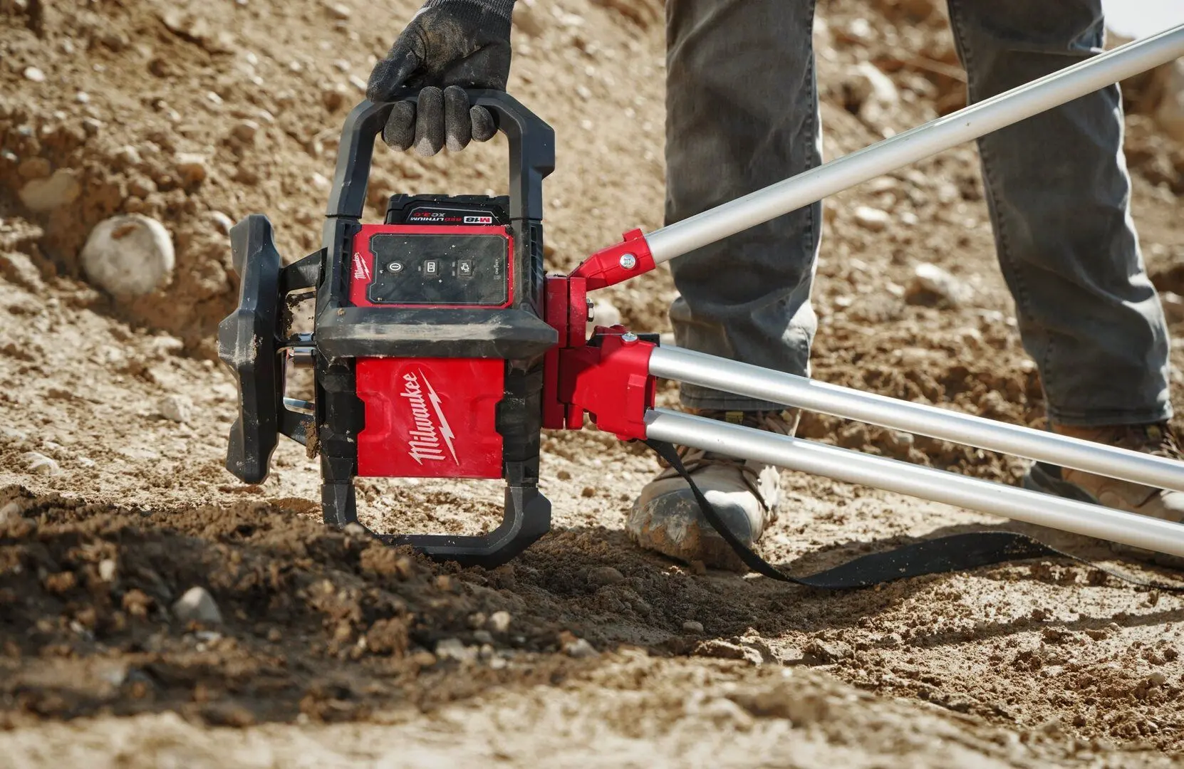 Nivela cu laser Milwaukee M18 RLOH600-201C