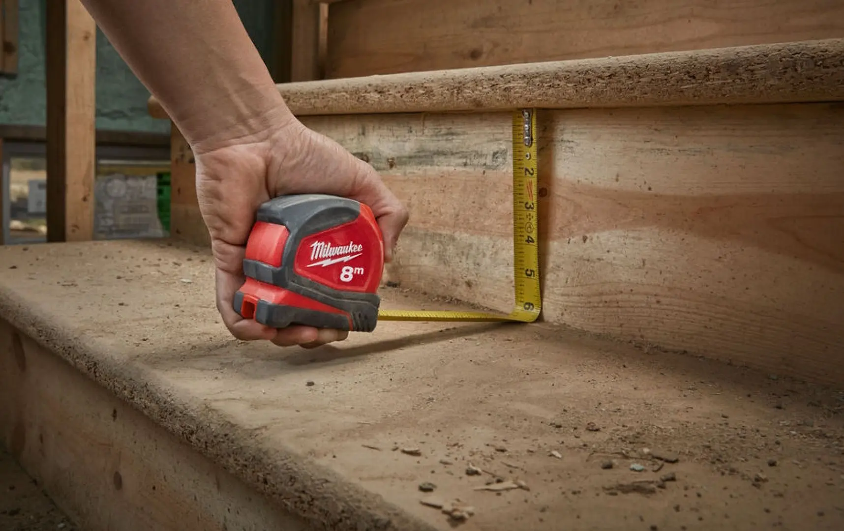 Ruleta Milwaukee Pro Compact C8/25 (Black/Red)