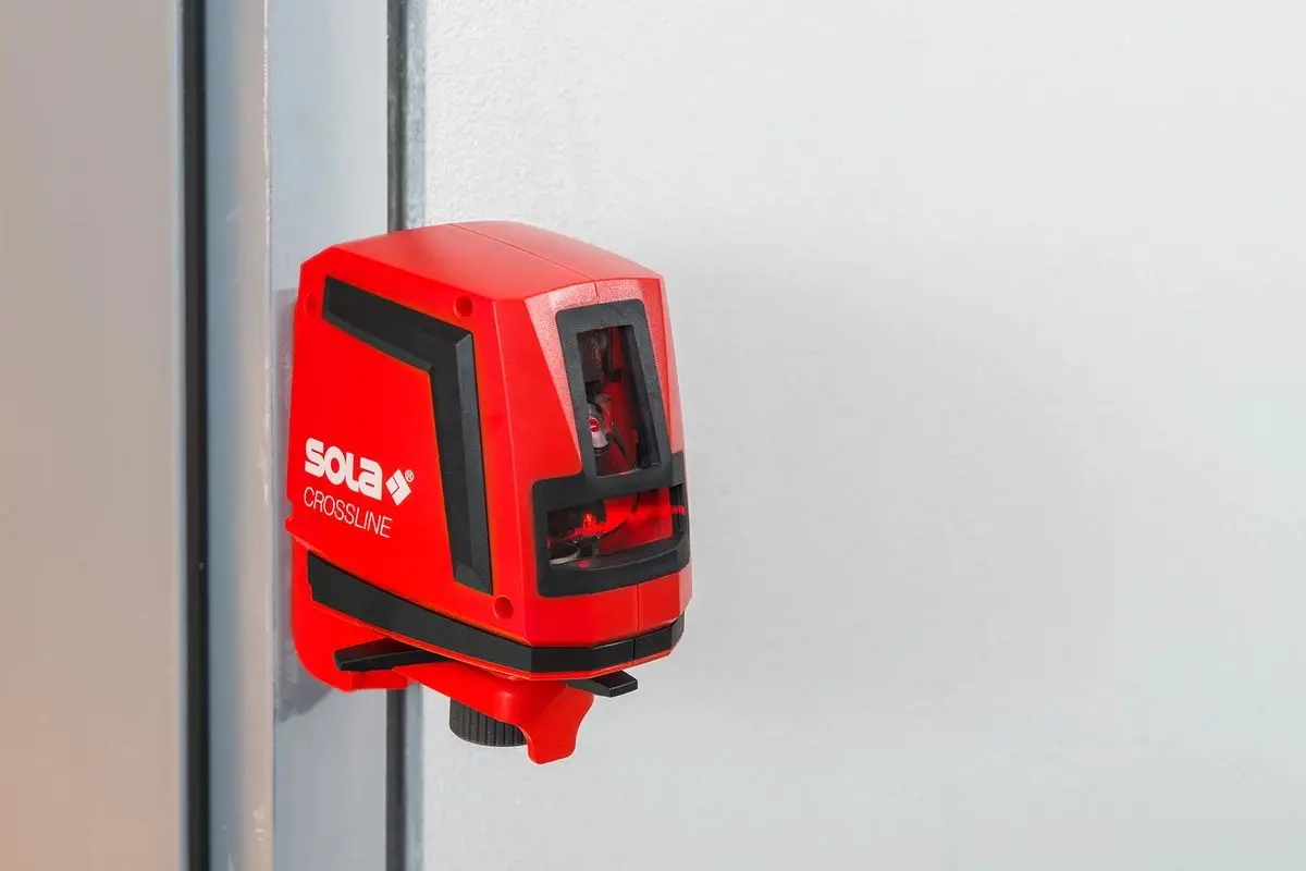Лазерный нивелир Sola Crossline 71013501