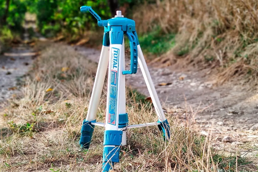 Stativ pentru nivele laser Total TLLT01152