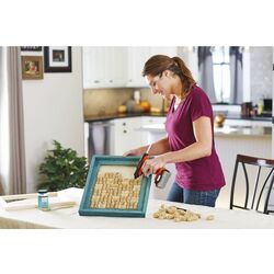 Pistol de lipit cu acumulator Black&Decker BDCGG12N Solo Thumb