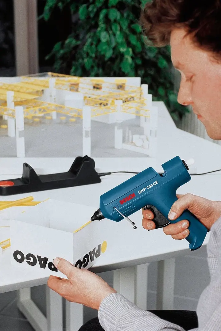 Клеевой пистолет Bosch Professional GKP 200 CE (0601950703)