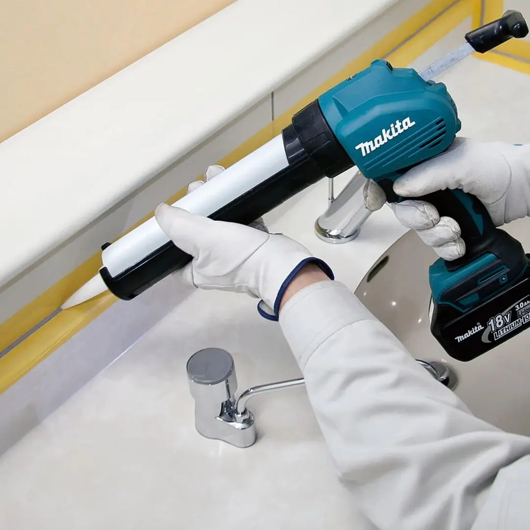 Pistol de calafat cu acumulator Makita DCG180Z Solo