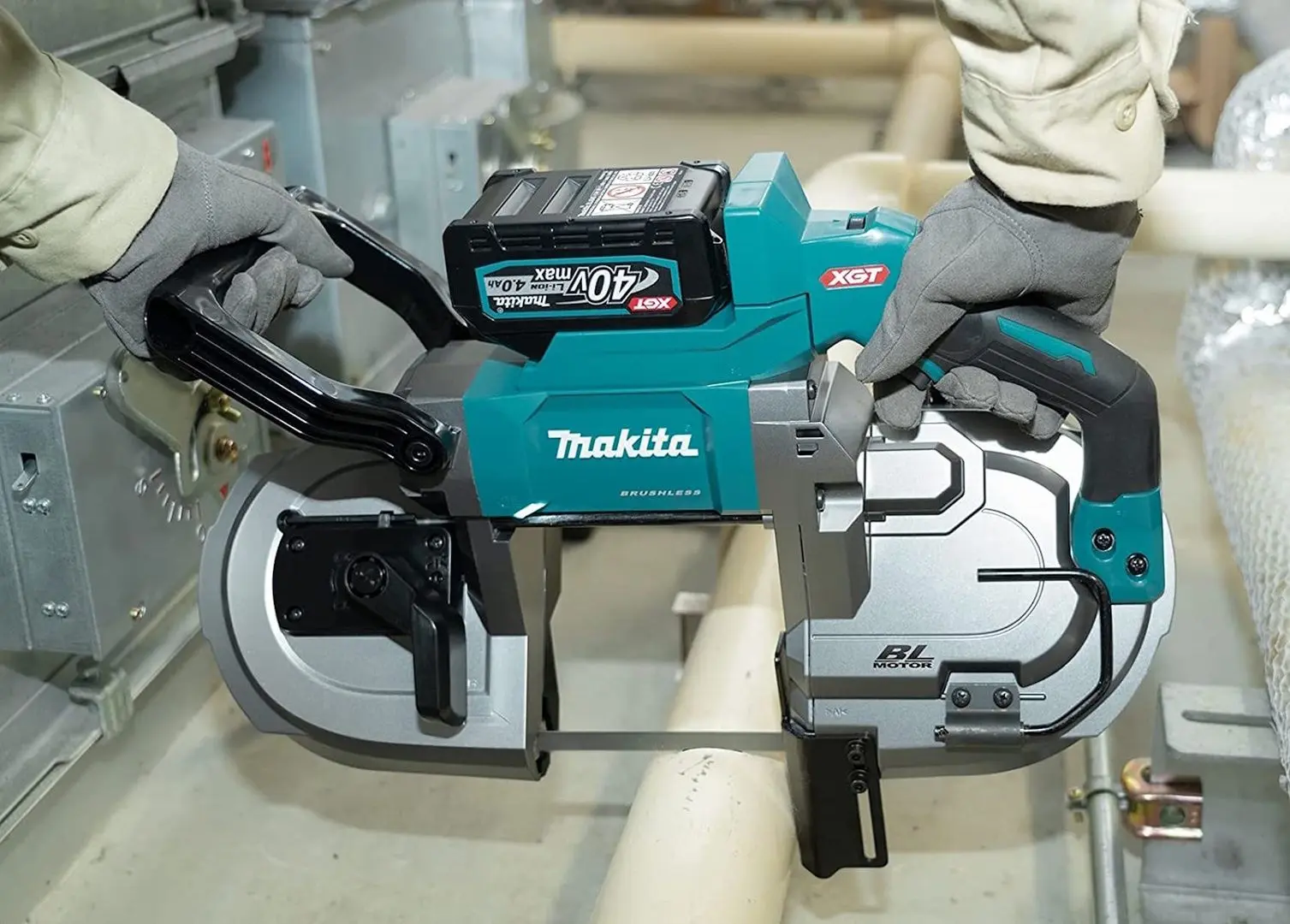 Fierastrau cu banda Makita PB002GZ