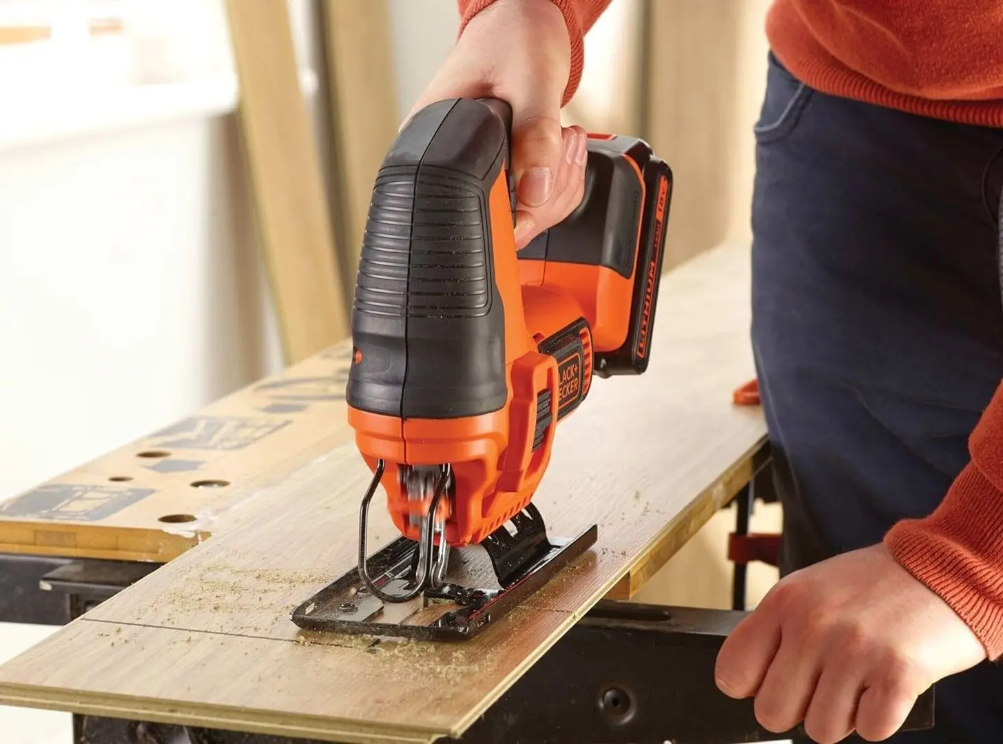 Лобзик аккумуляторный Black&Decker BDCJS18N-XJ (Black/Orange)