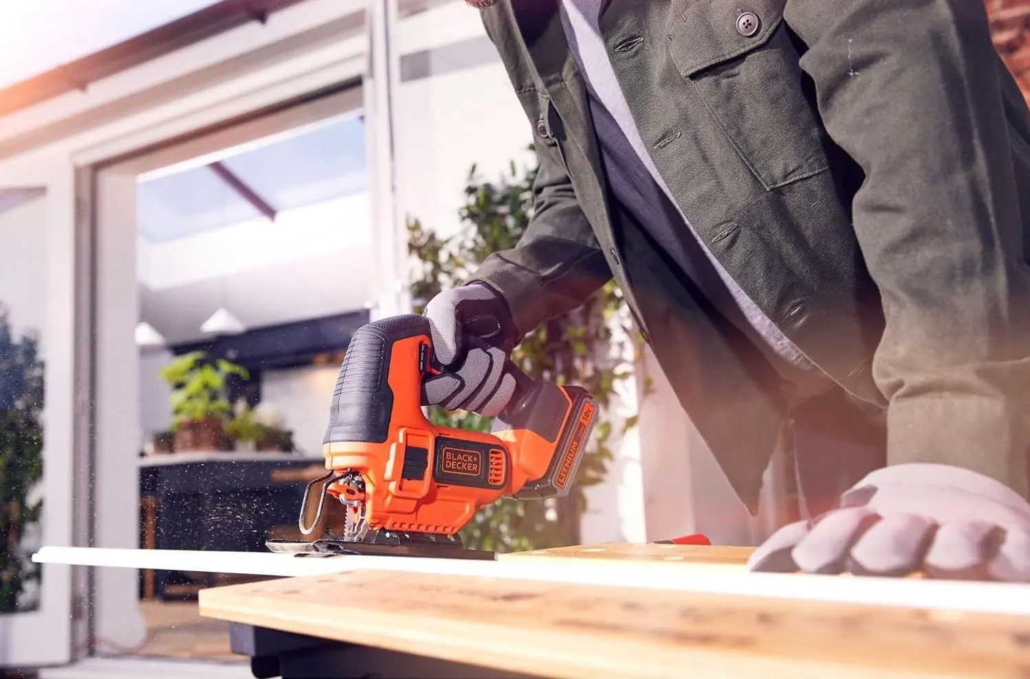 Лобзик аккумуляторный Black&Decker BDCJS18N-XJ (Black/Orange)