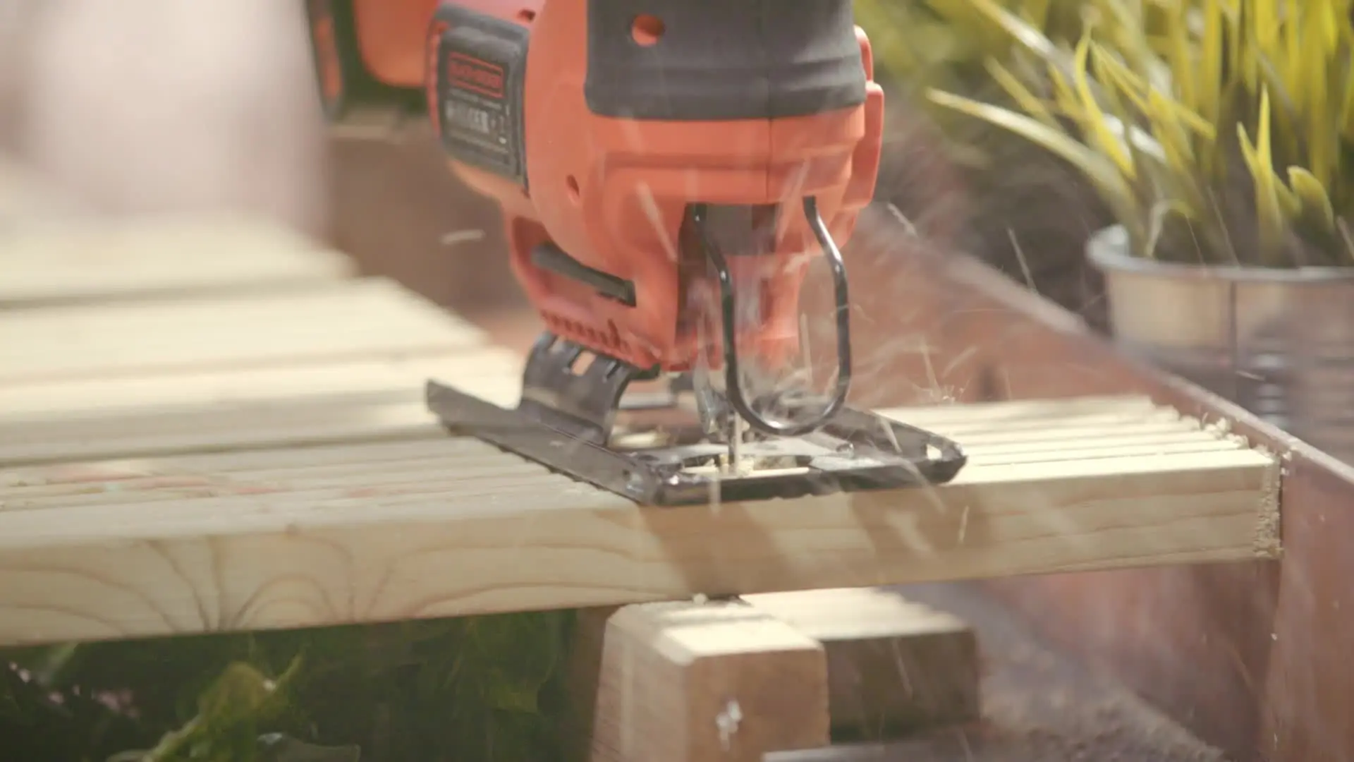 Лобзик аккумуляторный Black&Decker BDCJS18N-XJ (Black/Orange)