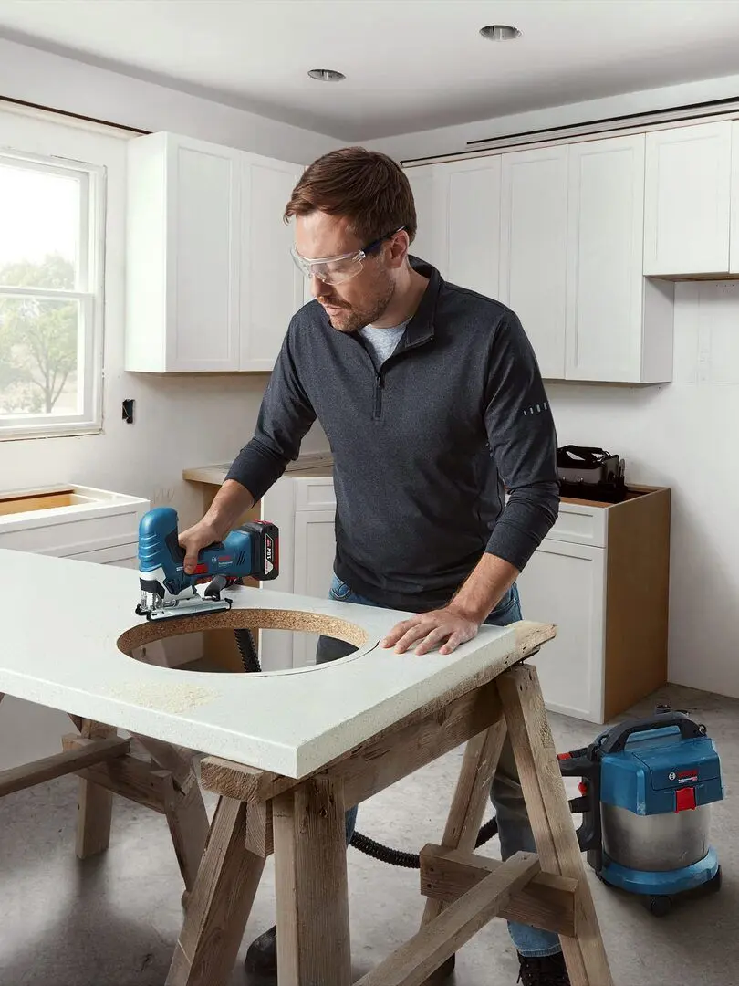 Fierastrau cu acumulator Bosch Professional GST 185-LI 06015B2022 2x4.0 Ah + L-Boxx