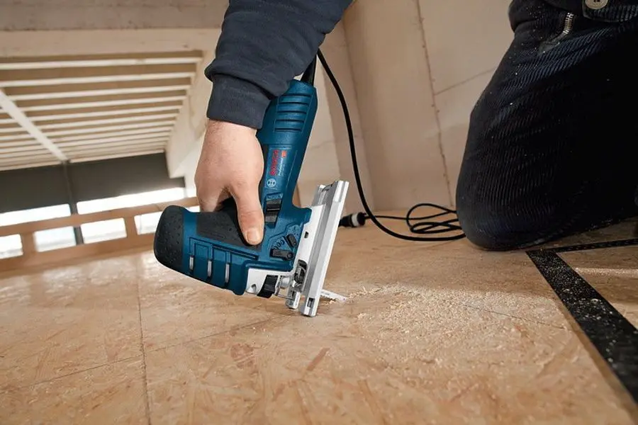 Ferestrău vertical Bosch Professional GST 150 CE