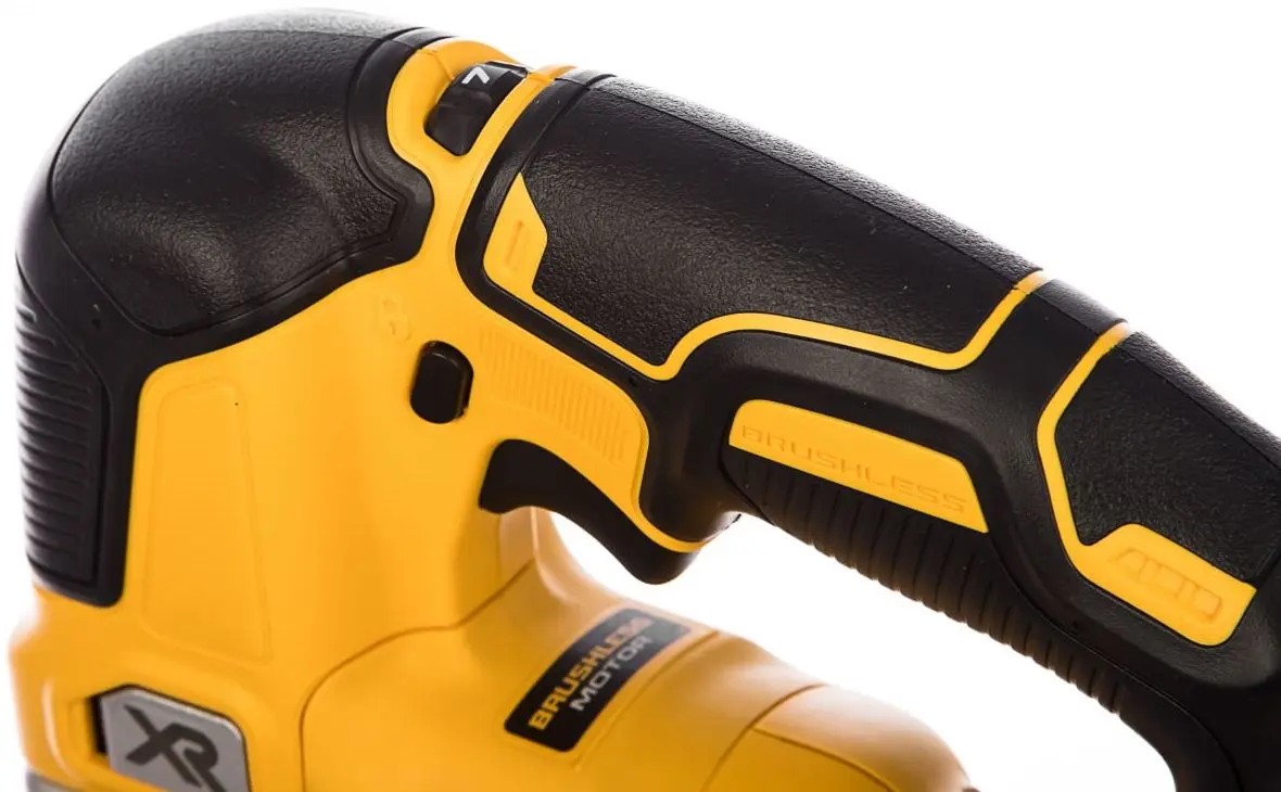Лобзик аккумуляторный Dewalt DCS334N