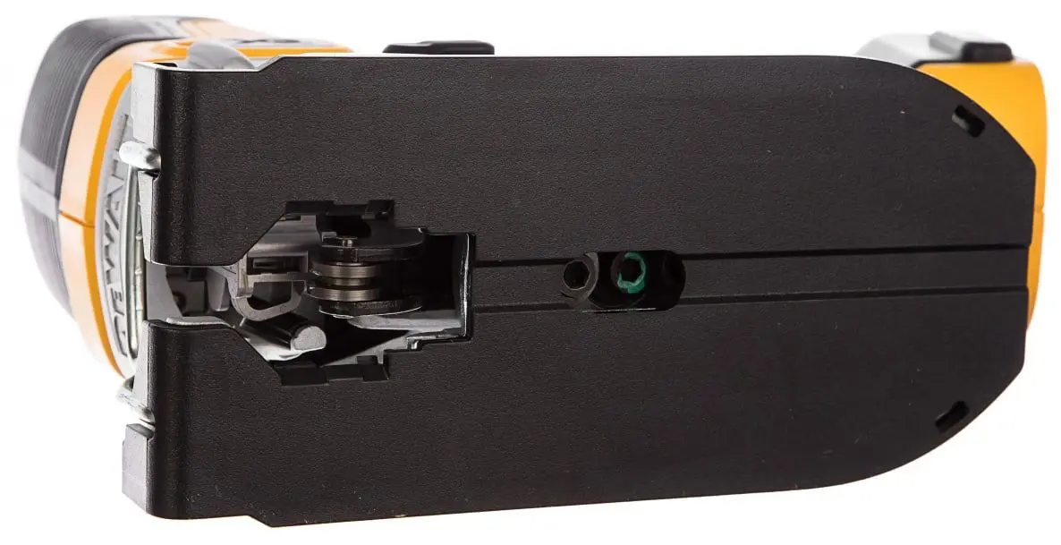 Лобзик аккумуляторный Dewalt DCS334N