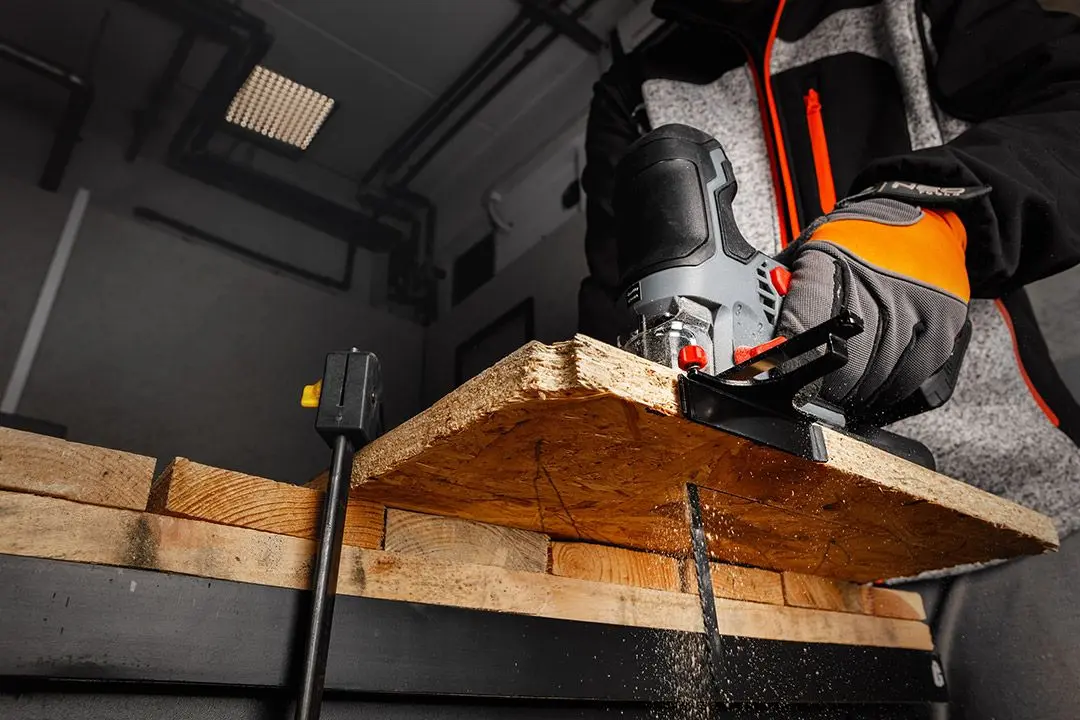 Fierastrau vertical cu acumulator Graphite 58GE145 Solo