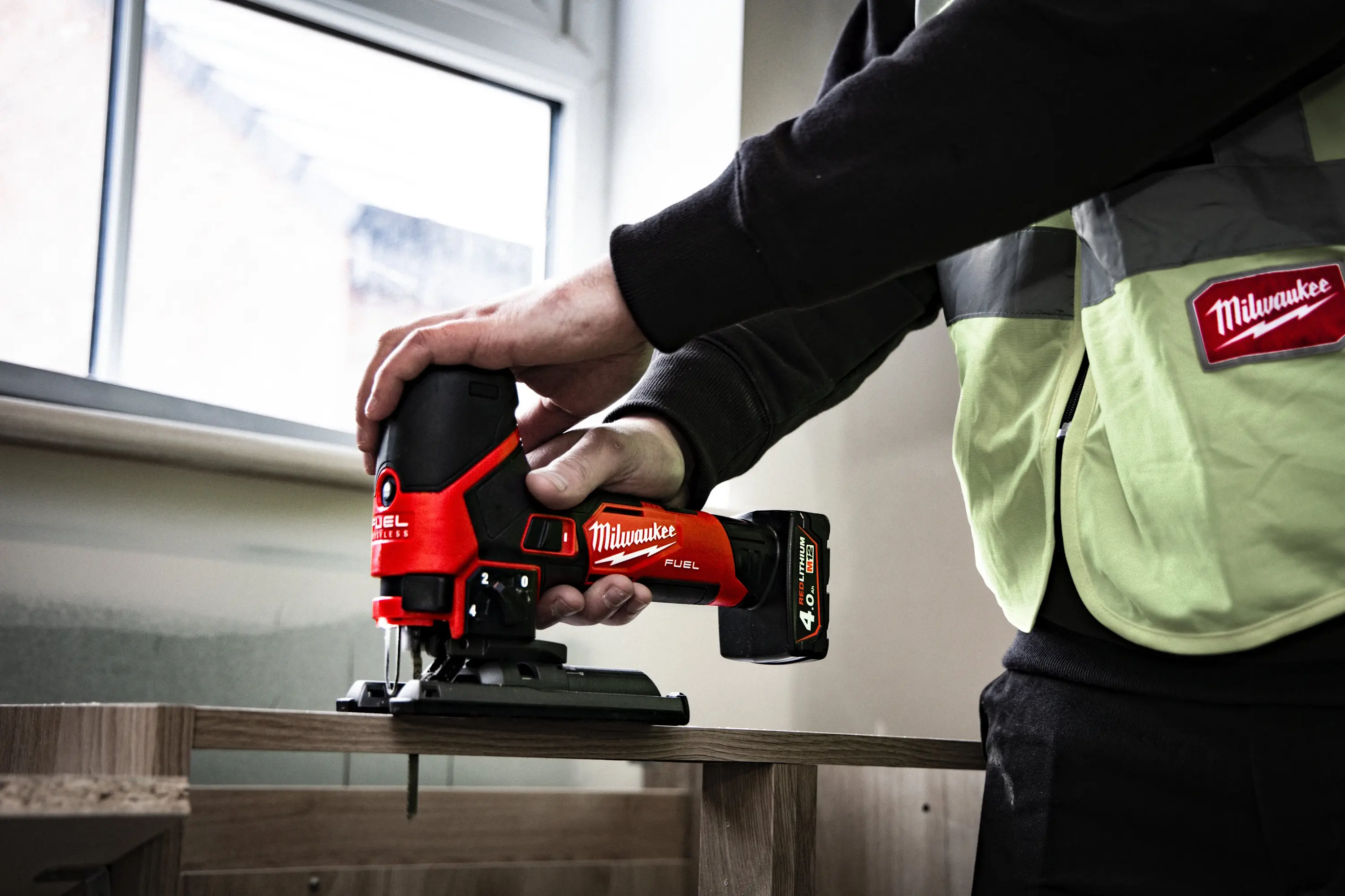 Лобзик аккумуляторный Milwaukee M12FJS-0 (4933500574) - 6