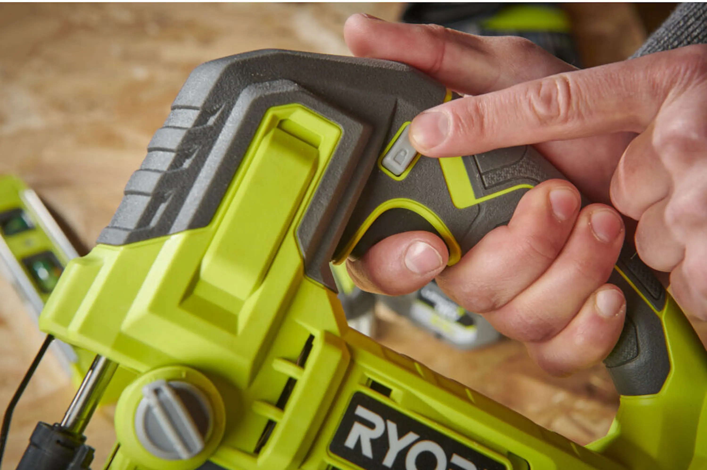 Лобзик аккумуляторный Ryobi RJS18-0 (5133005395) - 4