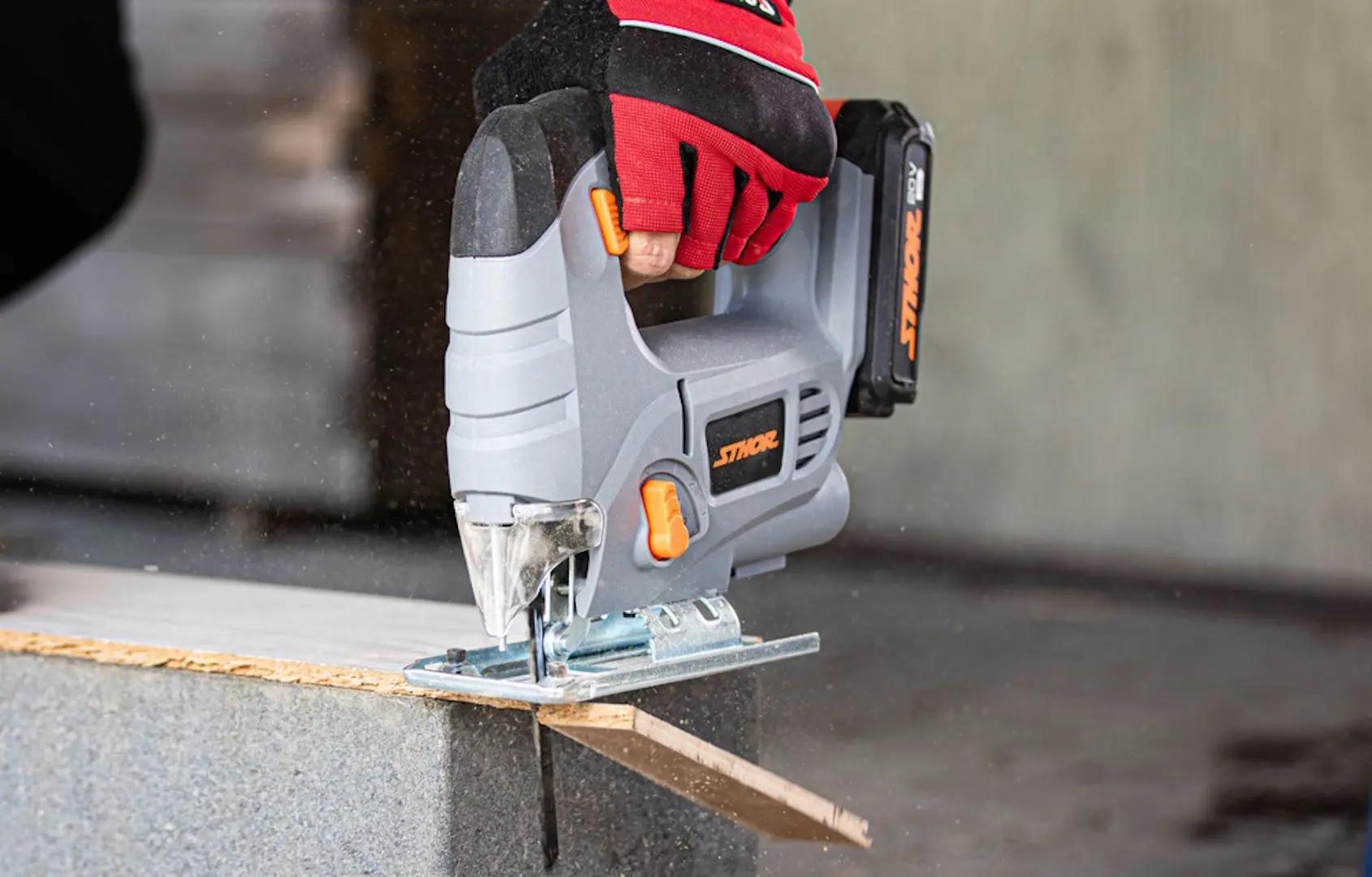 Лобзик аккумуляторный Sthor 78136