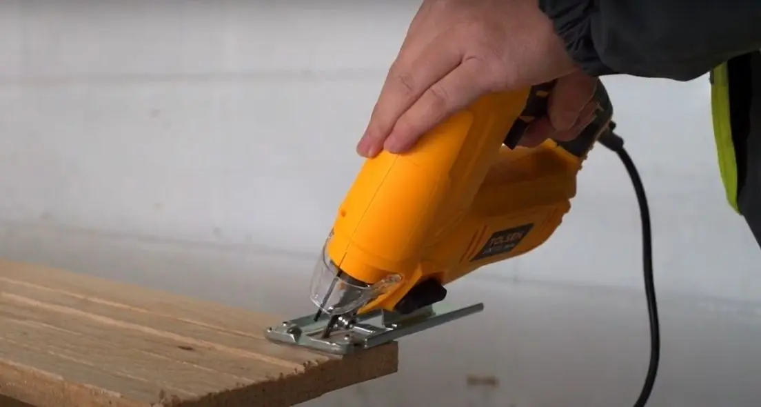 Ferestrau Tolsen 79552