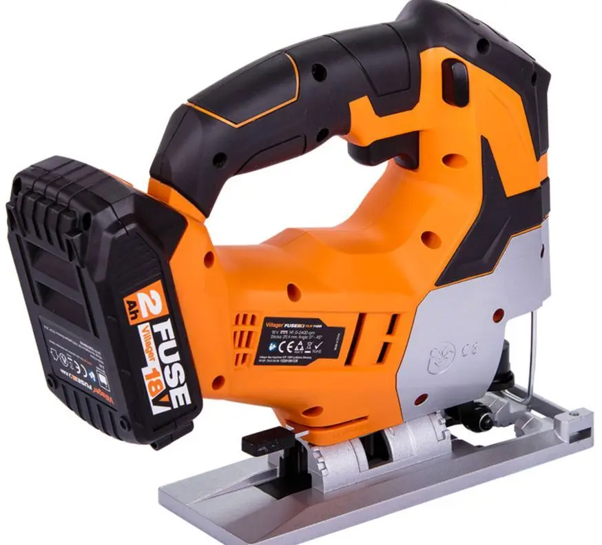 Электролобзик Villager Fuse VLN 1120 Solo