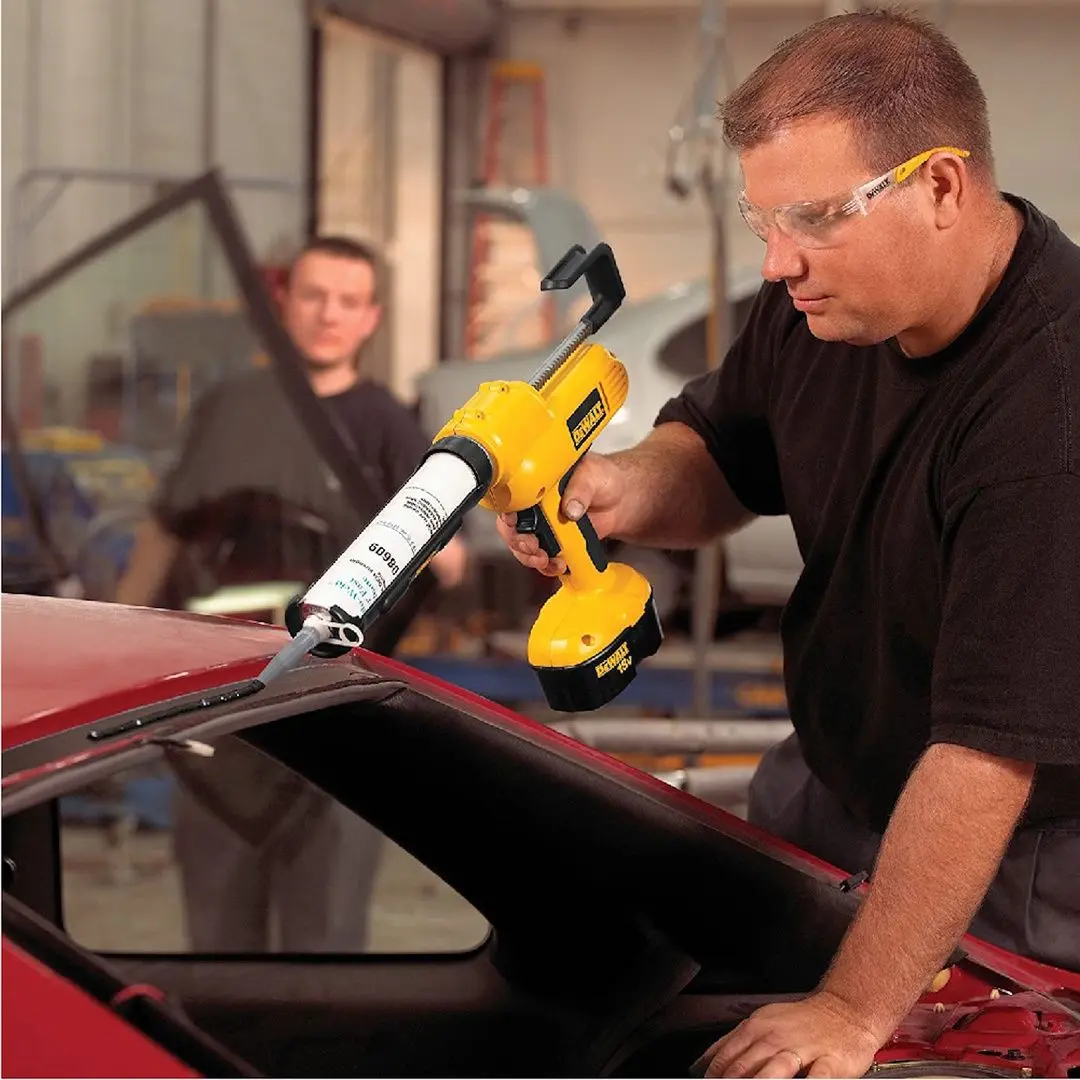 Pistol de etansare cu acumulator Dewalt DCE560N