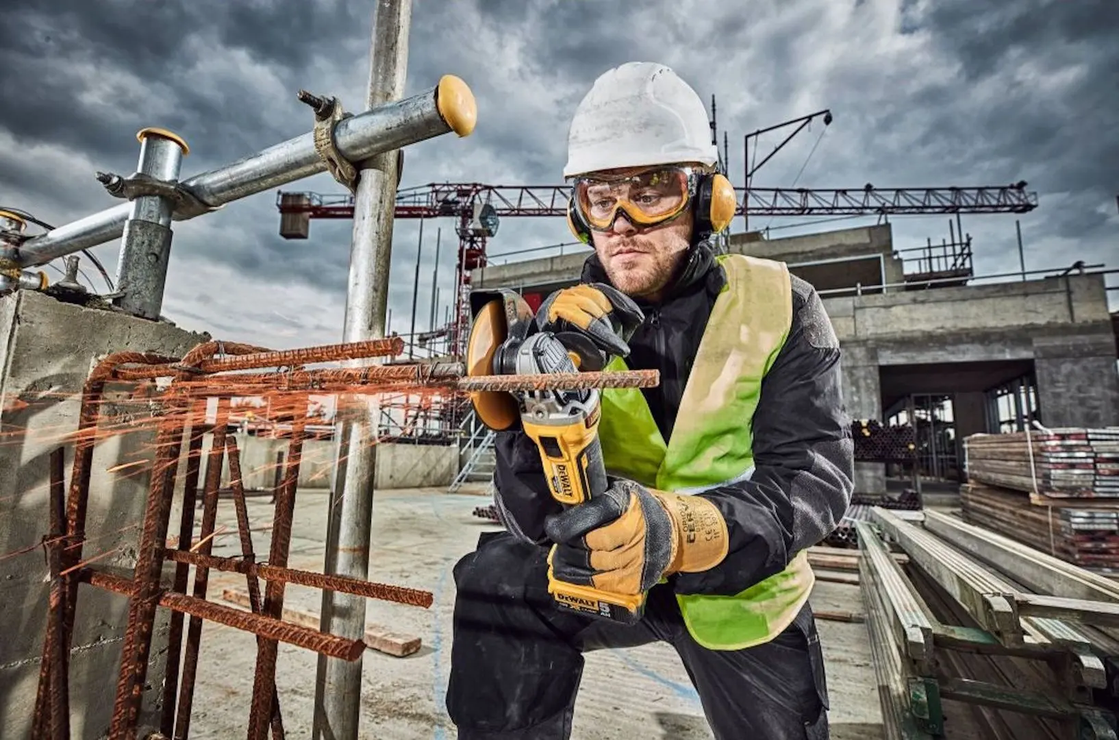 Set scule cu acumulator Dewalt DCK2020P2T