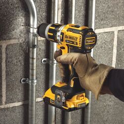 Набор аккумуляторных инструментов Dewalt DCK384P2T Thumb