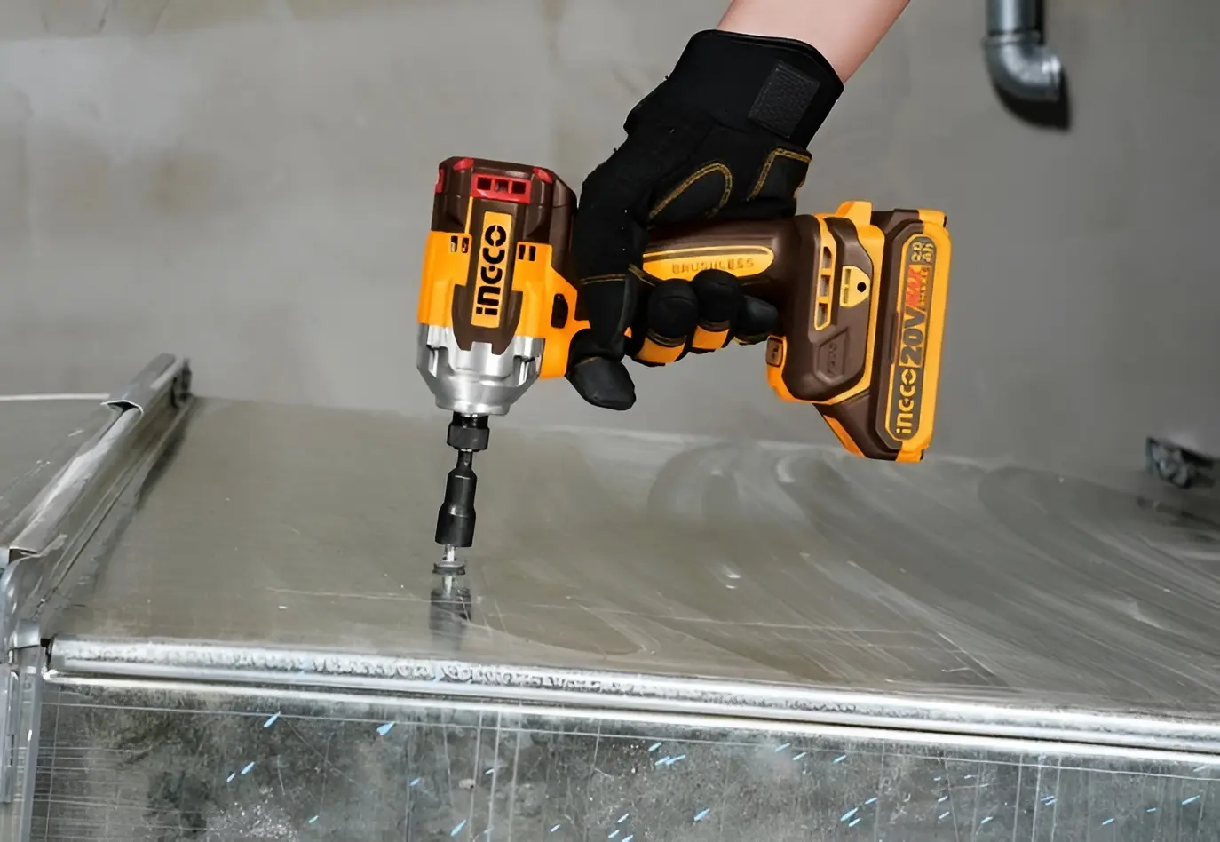 Set instrumente cu acumulato Ingco CKLI20277