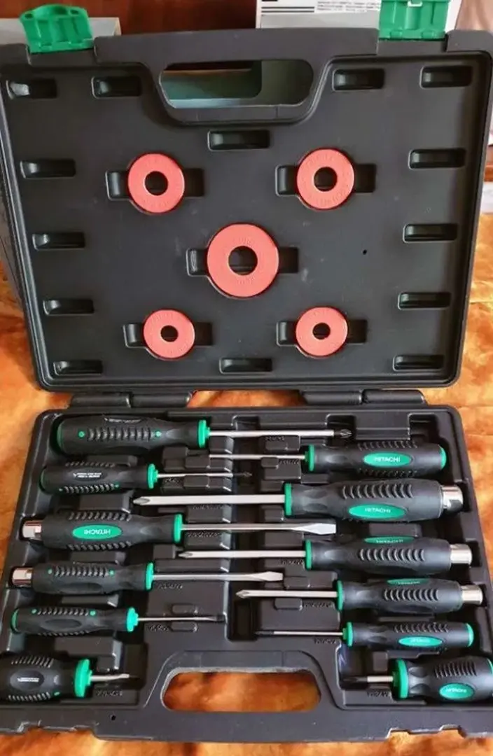 Set surubelnite Hitachi 774007