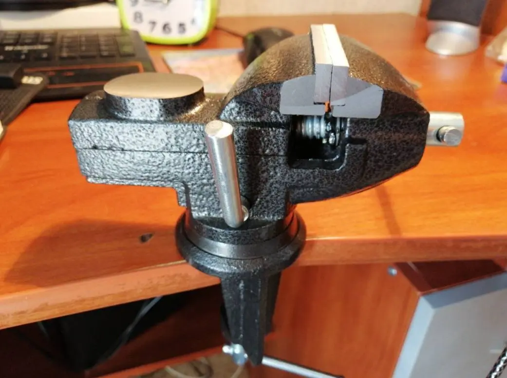 Menghina de lacatuserie Top Tools 07A206