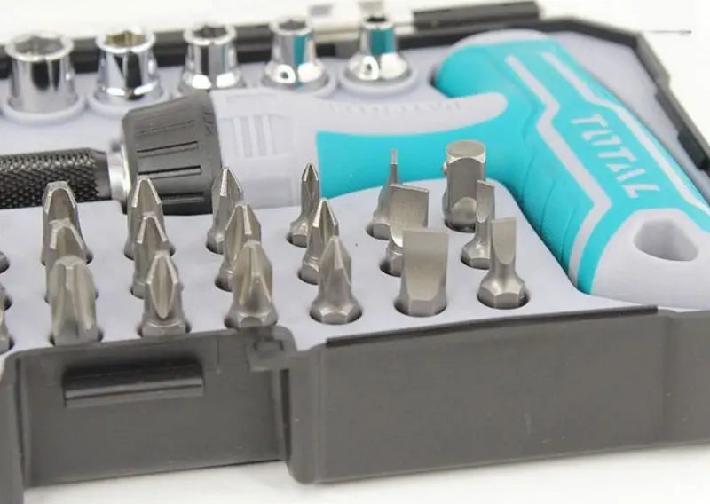 Set surubelnita + biti Total TACSD30476