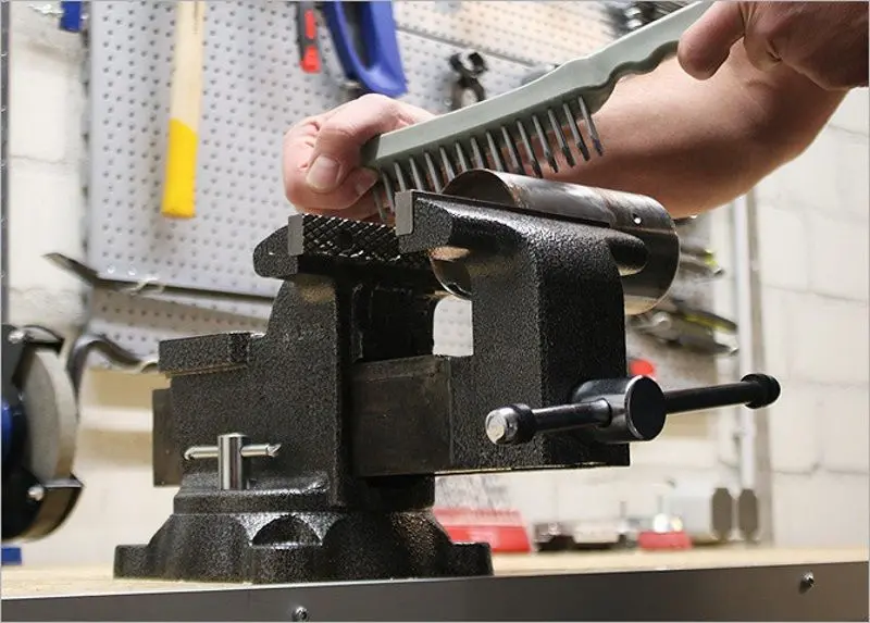 Menghina de lacatuserie Yato YT65048