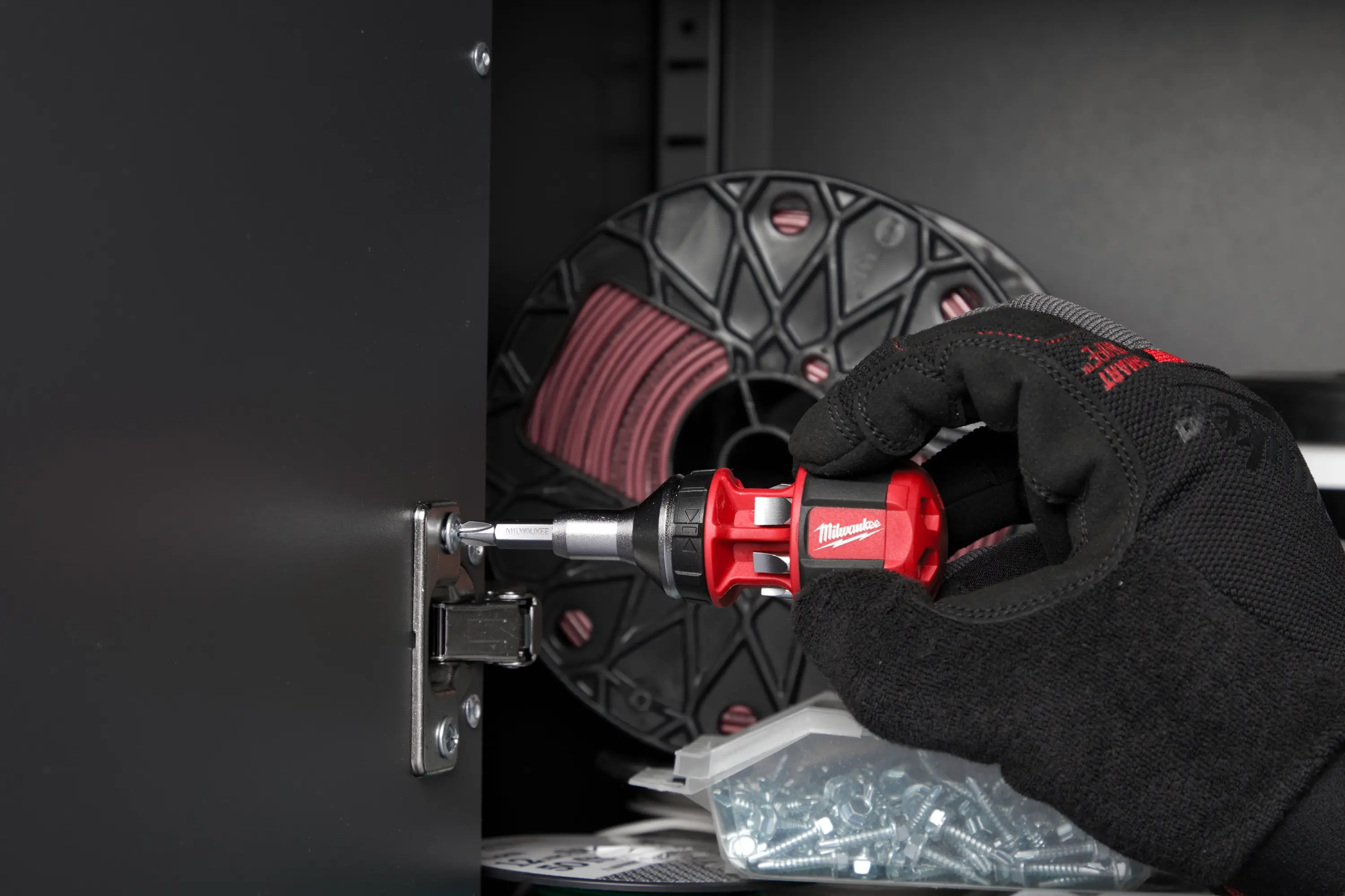 Отвертка с битами Milwaukee 4932471868 - 4